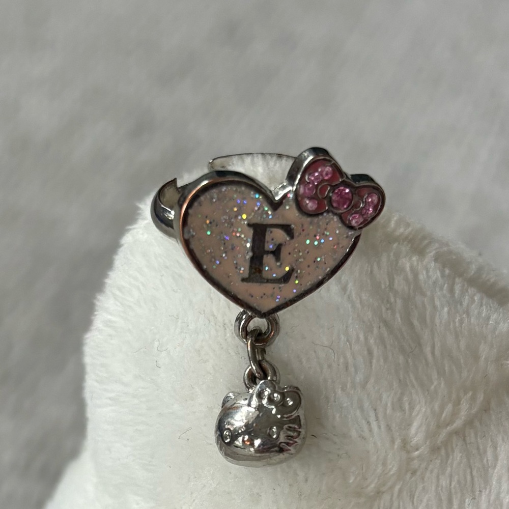 2010 Hello kitty initial ring